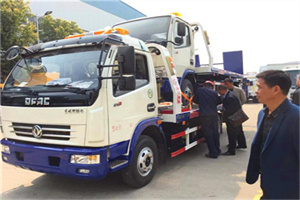 包头汽车道路救援拖车价格